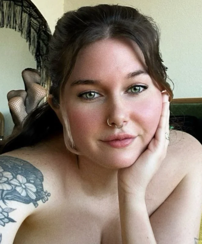 Maddie💛🧚🏻‍♀️✨ OnlyFans creator with exclusive content