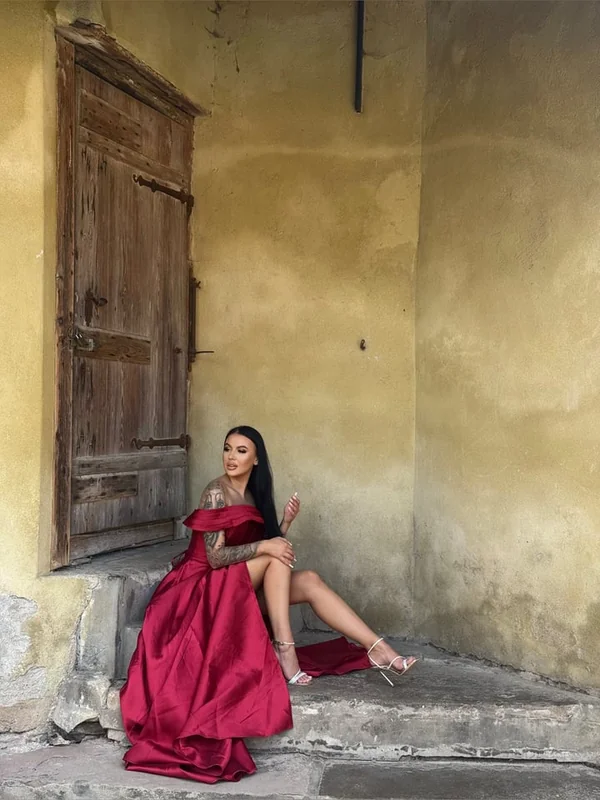 Mădălina OnlyFans college student