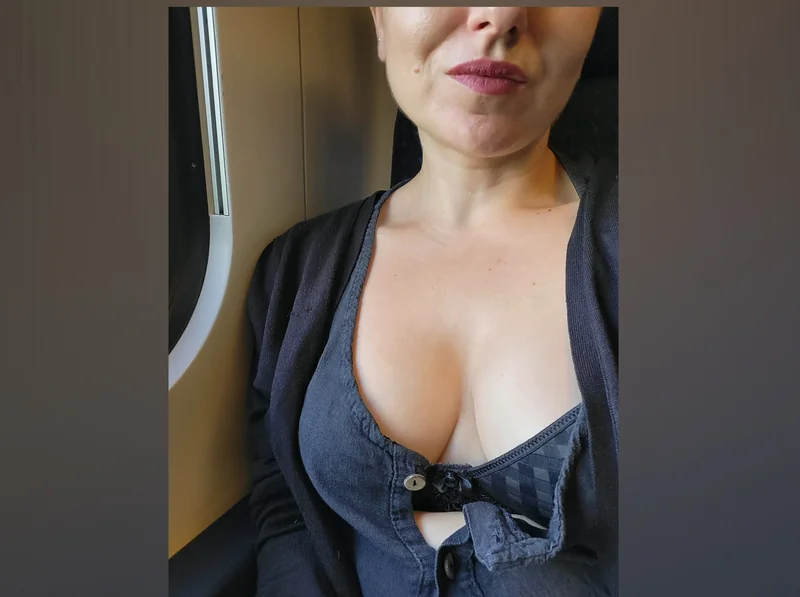 Magic Mary OnlyFans Profile Magic Mary OnlyFans creator with a sexy smile