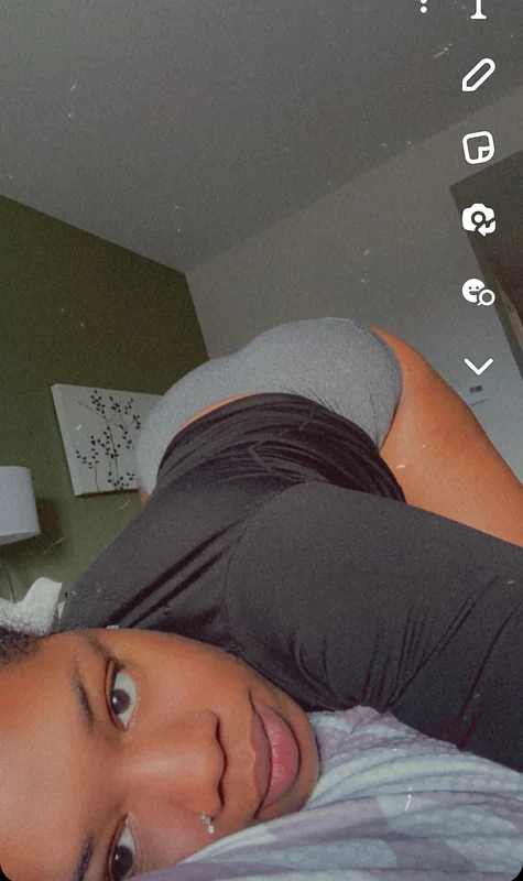 Dream0369 OnlyFans Profile Dream0369 OnlyFans creator with a curvy figure
