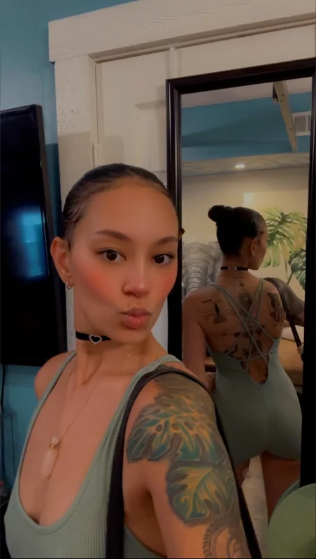 Mama Aarika OnlyFans profile with exclusive content
