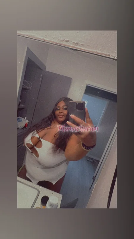 Mamacitacam OnlyFans Profile Mamacitacam OnlyFans creator with big tits
