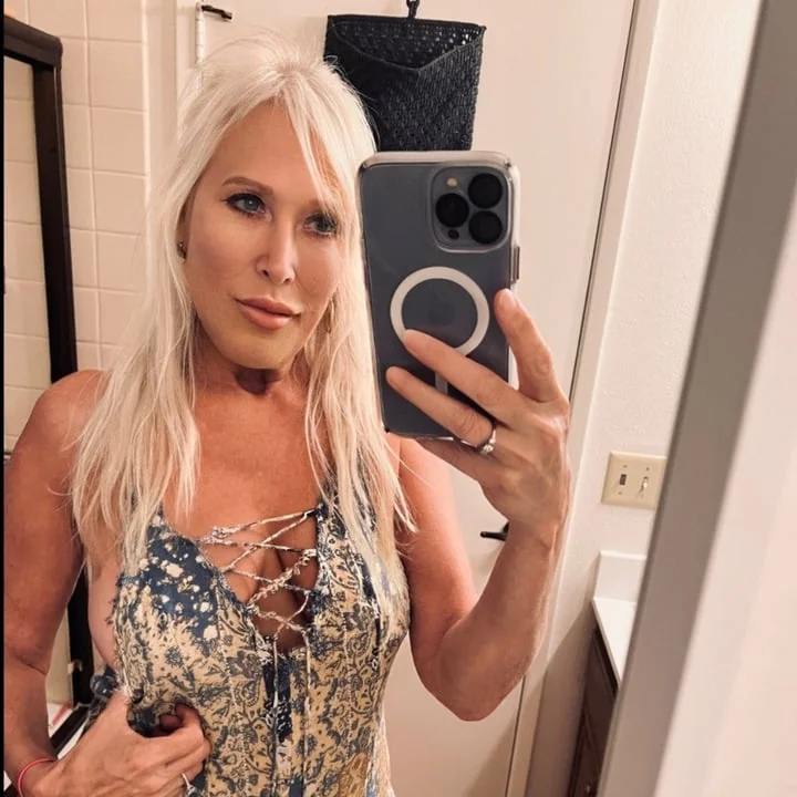 Hot Mama - Online Now! 💚 OnlyFans glamorous creator
