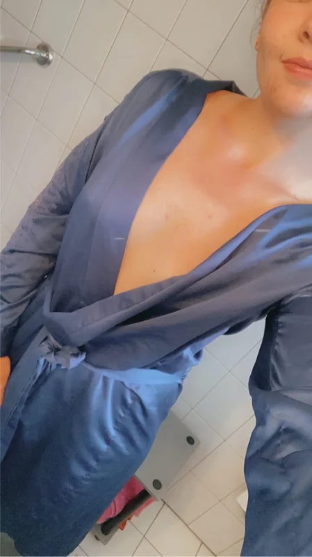 Manon Exclusive OnlyFans Content Manon OnlyFans creator with beautiful content