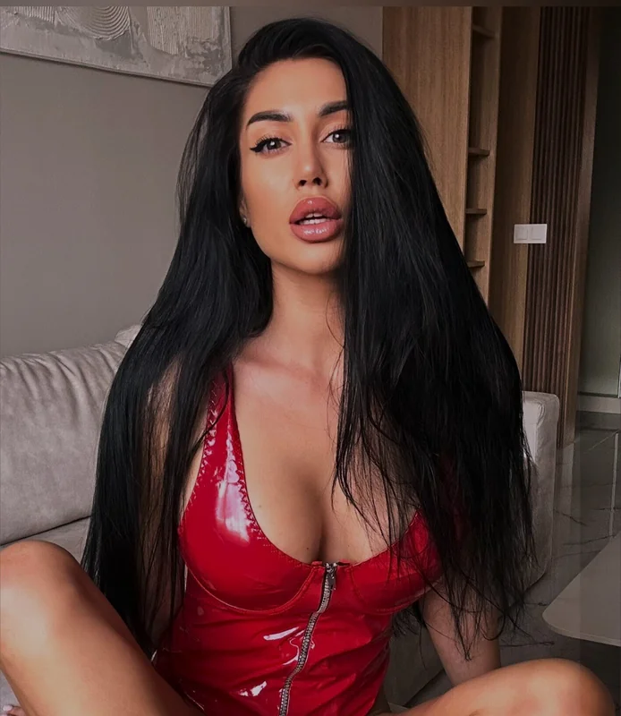 MARI OnlyFans Profile MARI OnlyFans creator offering strict femdom experience.