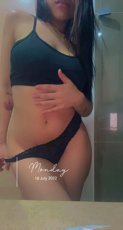 Mariana OnlyFans creator with custom content
