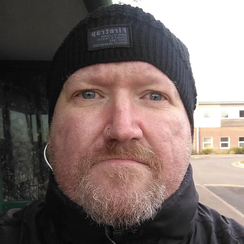 Markpoole34 OnlyFans Creator Markpoole34 on OnlyFans with blue eyes