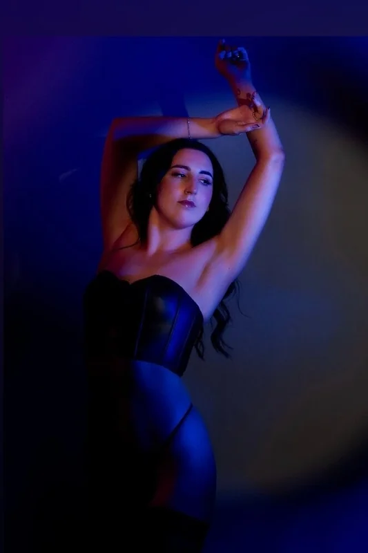 Martinabarson OnlyFans Creator Martinabarson OnlyFans glamorous brunette