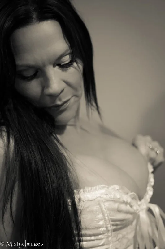 Maxandmeganxxx OnlyFans Creator Maxandmeganxxx OnlyFans brunette hot wife