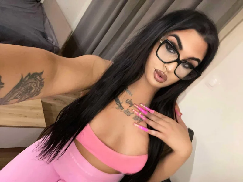 Maja OnlyFans Creator Maja OnlyFans Creator with piercings