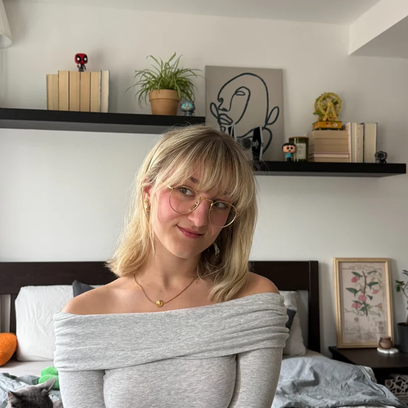 Maya OnlyFans creator with engaging content