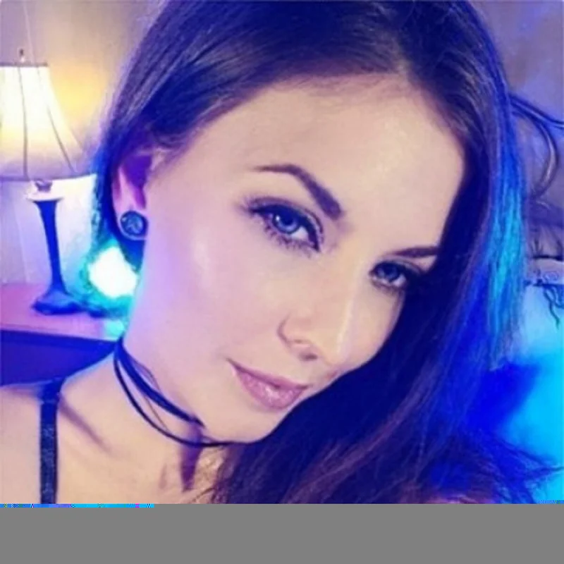 Mayvendoll OnlyFans creator with exclusive content