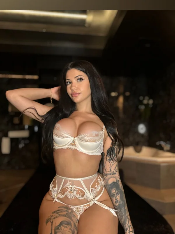 MENTHOLHO OnlyFans creator with exclusive content