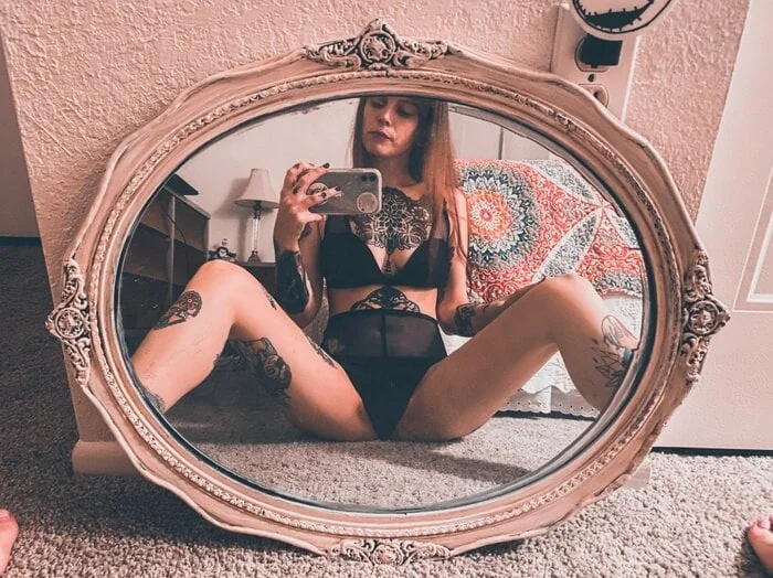 Mercyflowers OnlyFans tattooed gamer