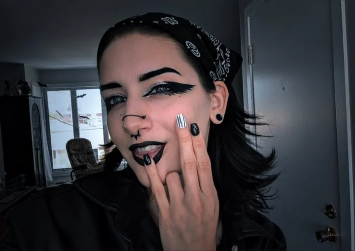 𝕷𝖔𝖚 - OnlyFans Creator Profile Picture