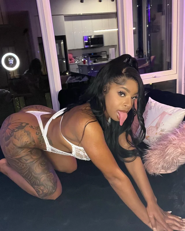 Mia Mercy OnlyFans Profile Mia Mercy OnlyFans creator with exclusive content