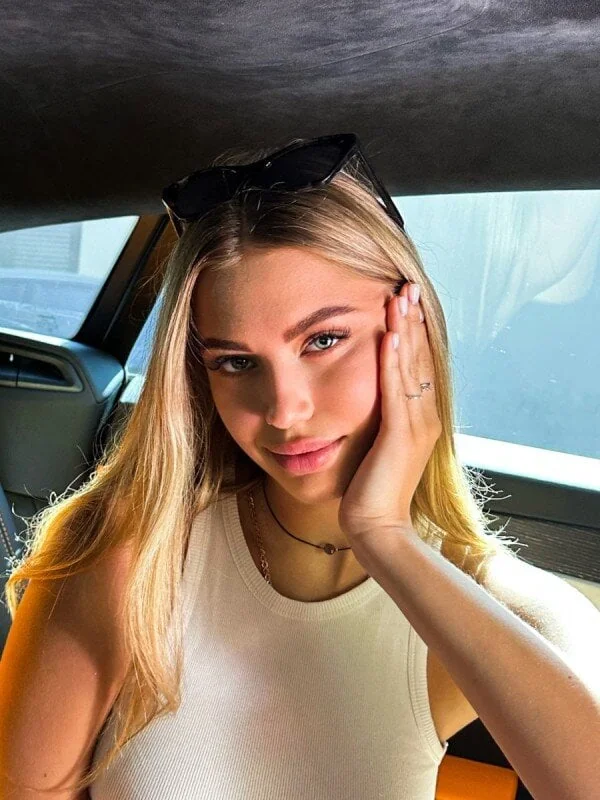 Mia's OnlyFans Profile Mia OnlyFans creator with a friendly personality