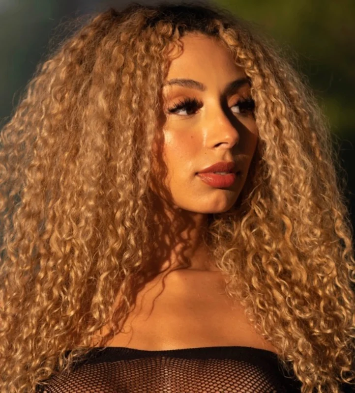 Mia Sorety - OnlyFans Creator Profile Picture