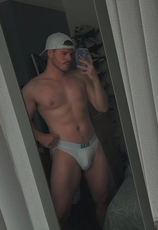 MichaelsPics OnlyFans Profile MichaelsPics OnlyFans British creator