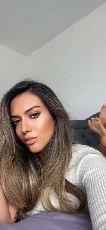 michelle OnlyFans creator with serene content