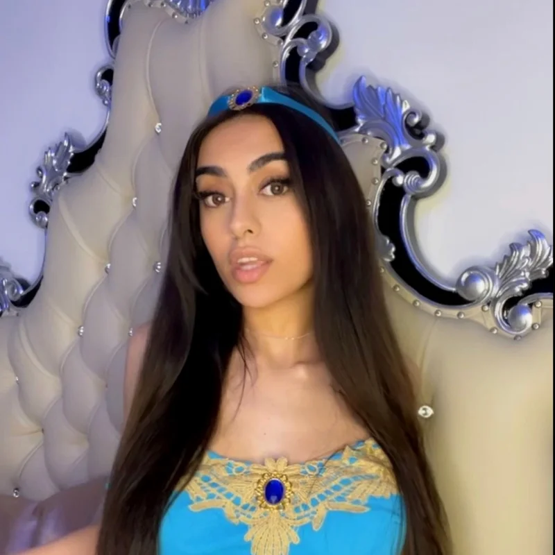 Mia on OnlyFans with engaging content