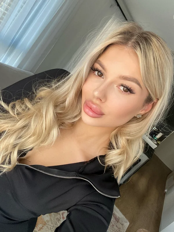 Mila OnlyFans creator with exclusive content