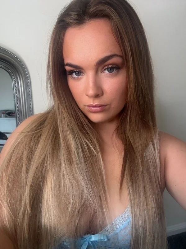 secret girlfriend - OnlyFans Creator Profile Picture