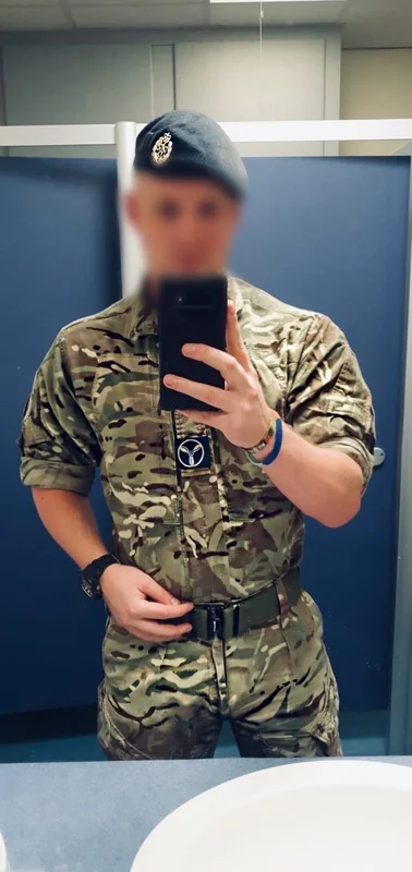 MilitaryLadsUK OnlyFans Profile MilitaryLadsUK OnlyFans military guy