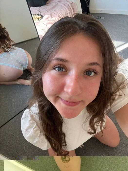 Mimi OnlyFans creator sharing cozy and personal content.
