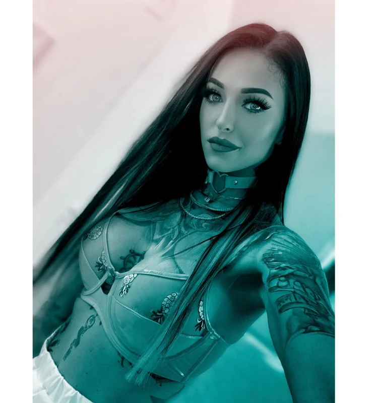 Mindy Lynn VIP PAGE OnlyFans tattoo artist