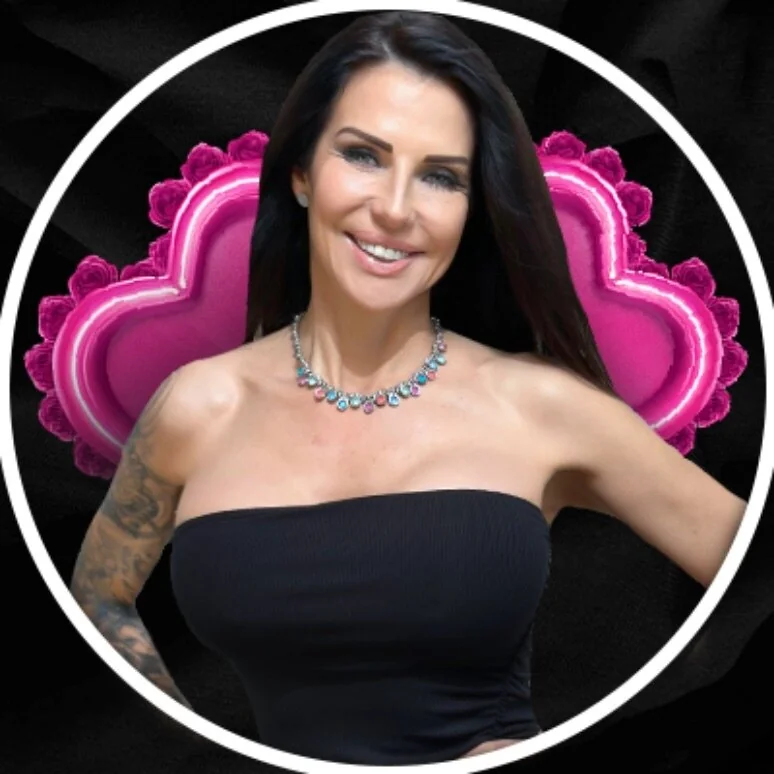 Miss Jade Fox OnlyFans tattooed brunette creator