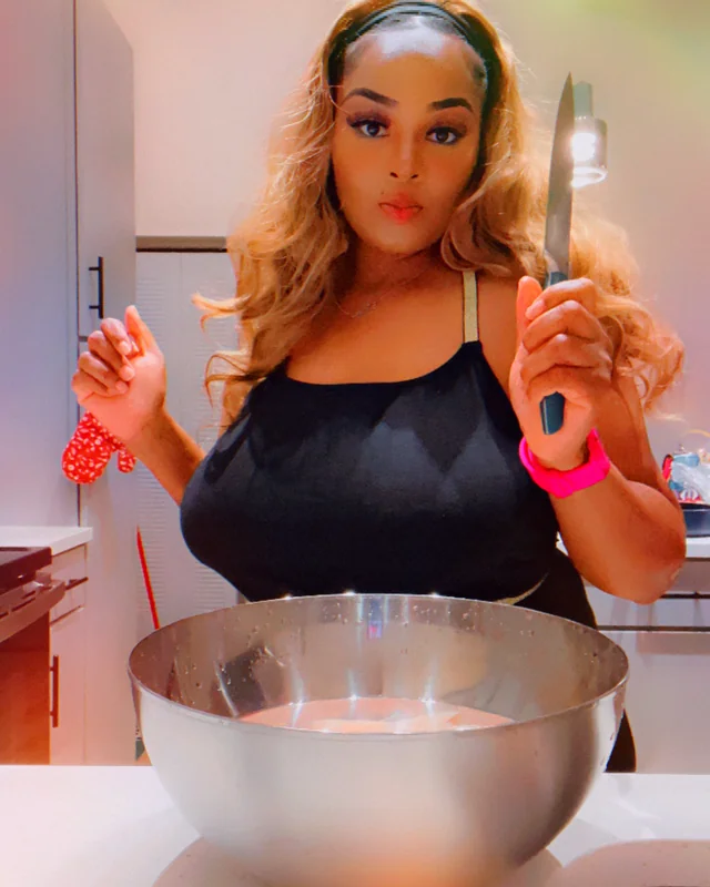 Missjuicycash OnlyFans creator with exclusive content.