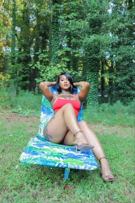 Mizztwerksumfree OnlyFans Creator Mizztwerksumfree OnlyFans creator with captivating content