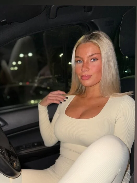 Molly - OnlyFans Creator Profile Picture