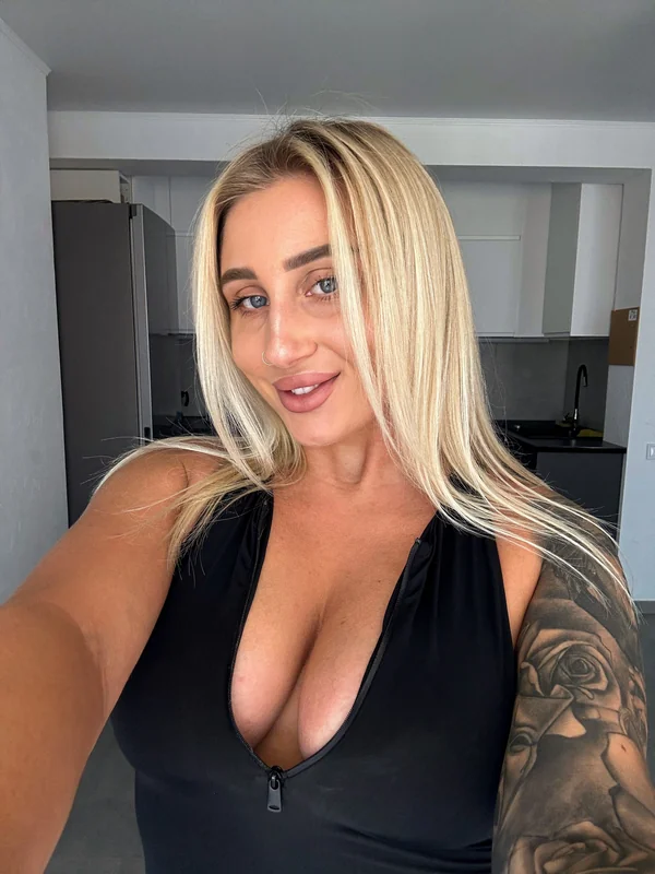 Mollypillows OnlyFans profile