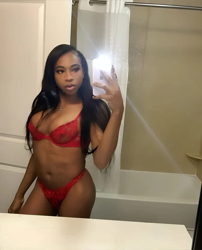 𝑵𝒀𝑨𝑺𝑰𝑨 OnlyFans nude content creator