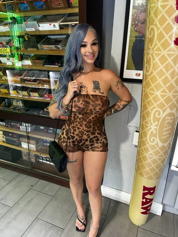 Hannah OnlyFans Profile Image Hannah OnlyFans Grey Hair Creator