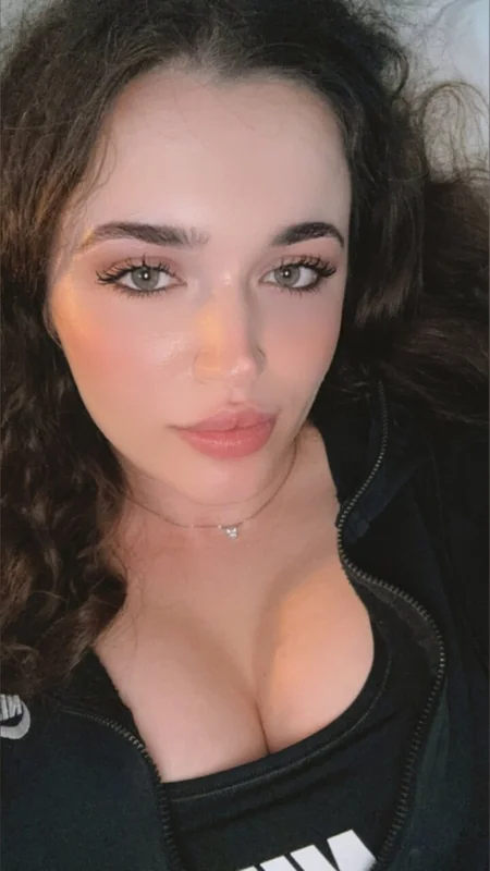 yasmin zbari - OnlyFans Creator Profile Picture