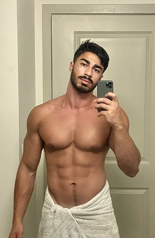 Mosaffari OnlyFans creator with engaging content