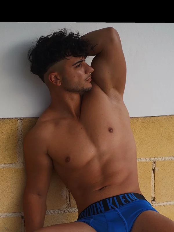 Exotic Boy 20 CM OnlyFans profile