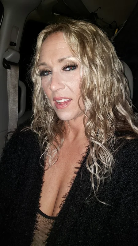 Ms. NylonMılf OnlyFans profile