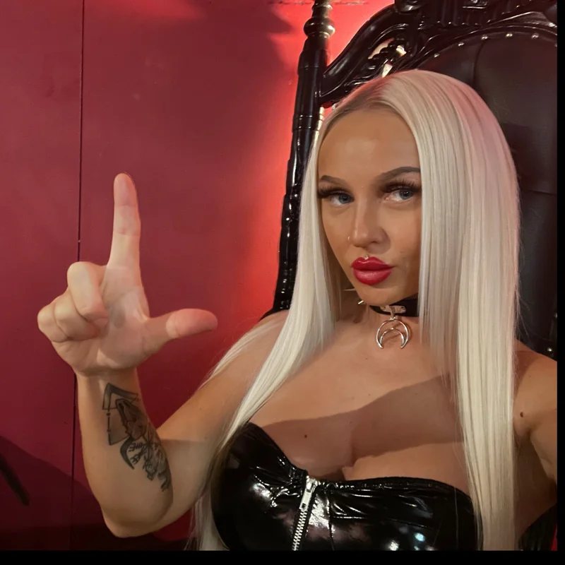 Ms Astrid OnlyFans profile