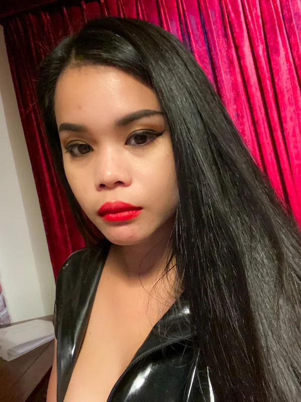 𝐌𝐈𝐒𝐓𝐑𝐄𝐒𝐒 𝐍𝐈𝐊𝐊𝐈 - OnlyFans Creator Profile Picture