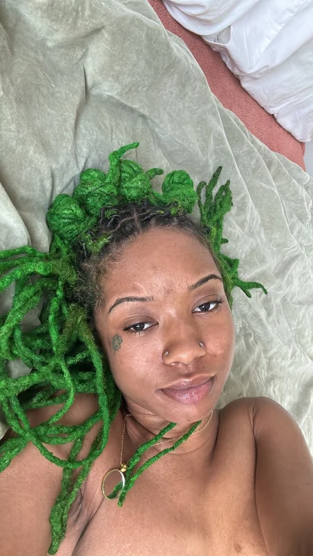 Rose OnlyFans creator with engaging content