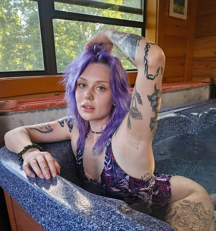 MythicMaggie OnlyFans profile