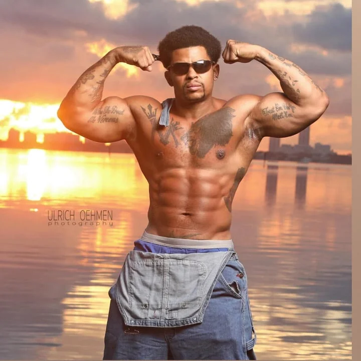NappyVereen/BUFF BLACK THE AFRODEESIAC🪮 OnlyFans bodybuilder and rapper