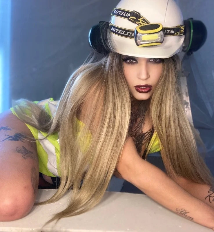 Naughtyloislust OnlyFans profile