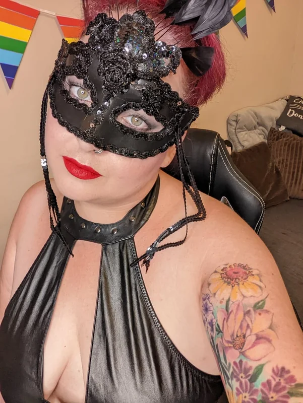 NAUGHTY-ROBYN OnlyFans profile