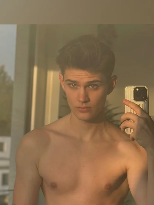Nickbrycex OnlyFans Creator with Exclusive Content