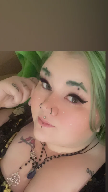 Nicole Winters OnlyFans chubby petite creator